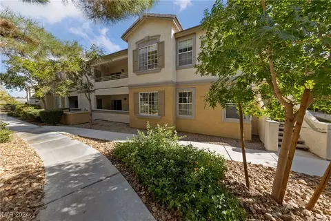 1705 King James St #204, Las Vegas, NV 89144