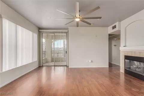 7147 S Durango Dr #304, Las Vegas, NV 89113