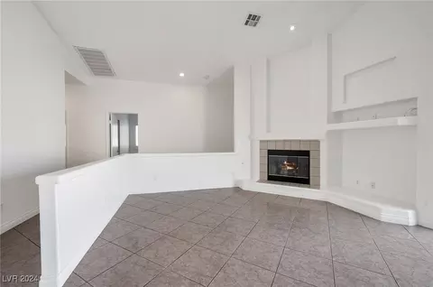 2410 Hollow Oak Ave, North Las Vegas, NV 89031