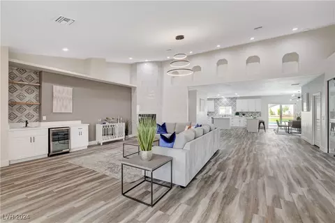8989 Lindell Rd, Las Vegas, NV 89139