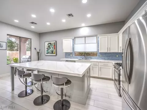 4 Kennesaw Rd, Henderson, NV 89052