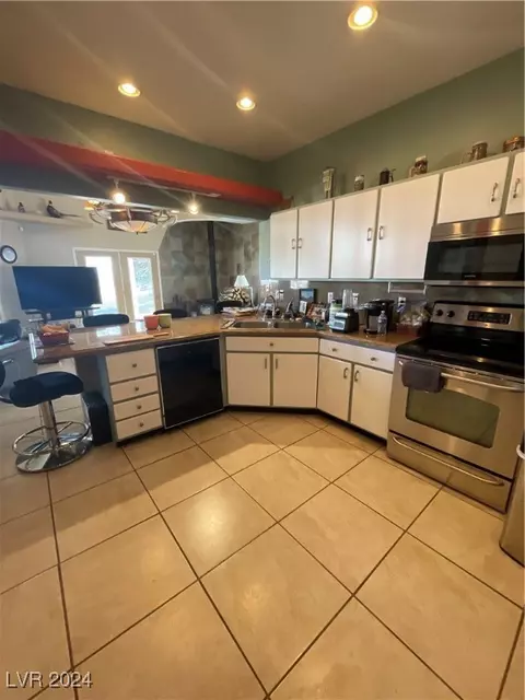 Kitchen - 291 E Madison Ave, Ely, NV 89301 photo 4 of 5