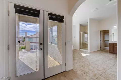 Entry Way - 8333 Saddleback Ledge Ave, Las Vegas, NV 89147 photo 5 of 7