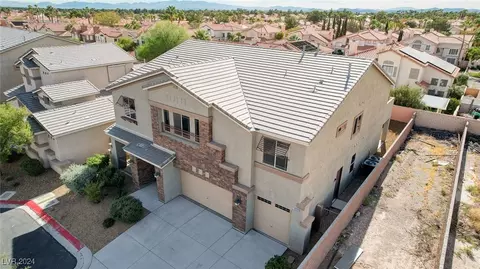 View/Area - 8333 Saddleback Ledge Ave, Las Vegas, NV 89147 photo 3 of 10