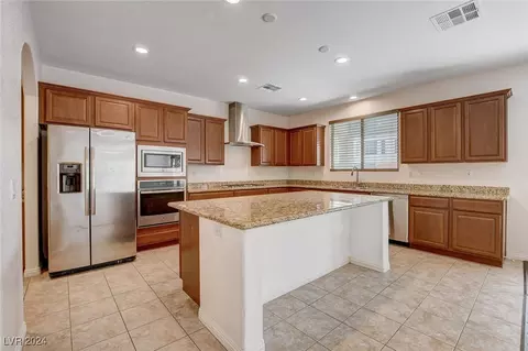 Kitchen - 8333 Saddleback Ledge Ave, Las Vegas, NV 89147 photo 2 of 2