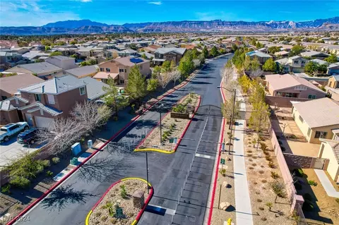 View/Area - 8333 Saddleback Ledge Ave, Las Vegas, NV 89147 photo 10 of 10