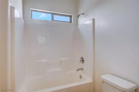 Bath - 8333 Saddleback Ledge Ave, Las Vegas, NV 89147 photo 5 of 6
