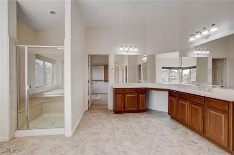 Bath - 8333 Saddleback Ledge Ave, Las Vegas, NV 89147 photo 3 of 6