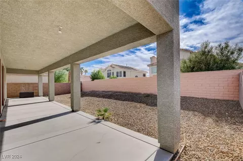 Exterior - 8333 Saddleback Ledge Ave, Las Vegas, NV 89147 photo 6 of 12