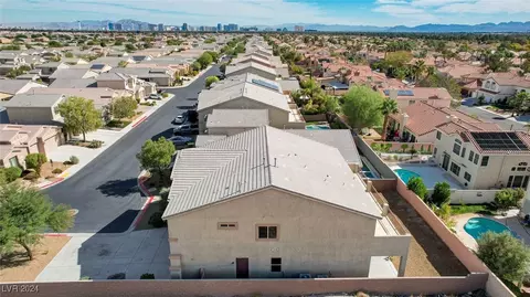 View/Area - 8333 Saddleback Ledge Ave, Las Vegas, NV 89147 photo 4 of 10