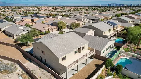 View/Area - 8333 Saddleback Ledge Ave, Las Vegas, NV 89147 photo 1 of 10