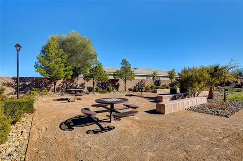 Exterior - 8333 Saddleback Ledge Ave, Las Vegas, NV 89147 photo 9 of 12