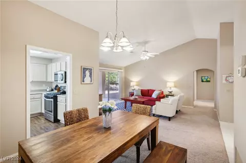 2441 Desert Glen Dr, Las Vegas, NV 89134
