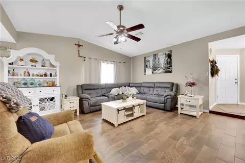 6552 Roy Rogers Dr, Las Vegas, NV 89108