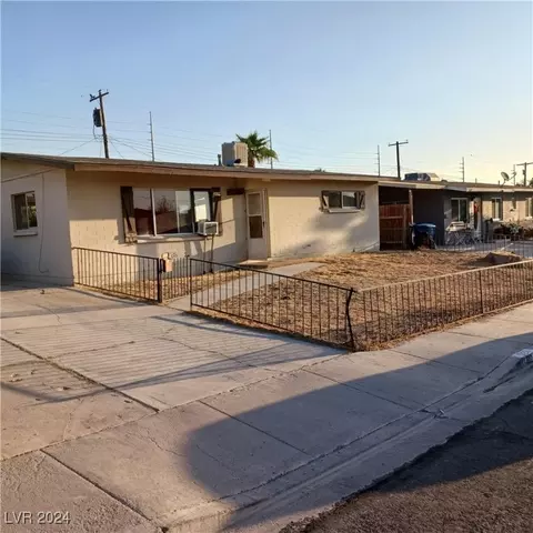 5124 Forrest Hills Ln, Las Vegas, NV 89108