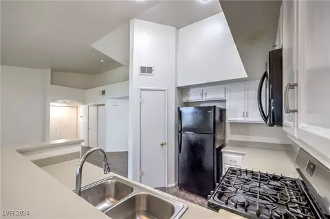 7241 Indian Creek Ln #201, Las Vegas, NV 89149