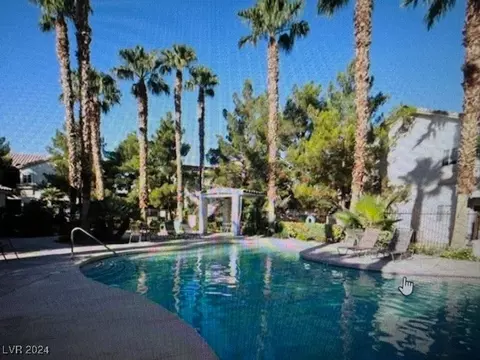 1300 S Arlington St #121, Las Vegas, NV 89104