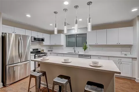 4027 Hollis St, North Las Vegas, NV 89032