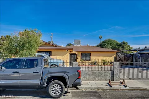 208 Prince Ln, Las Vegas, NV 89110
