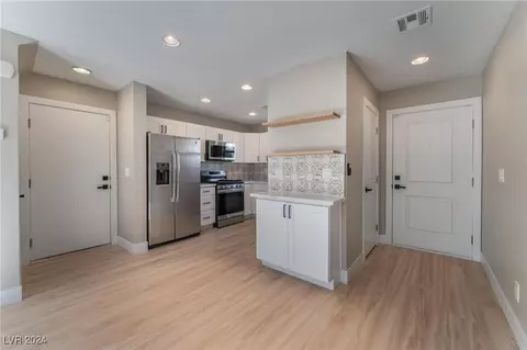 3615 Via El Monte Ave, Las Vegas, NV 89115