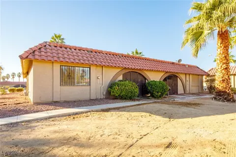 825 Hedge Way #4, Las Vegas, NV 89110