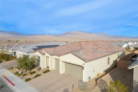 8952 Indigo Rose St, Las Vegas, NV 89166