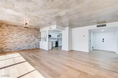 205 E Harmon Ave #1009, Las Vegas, NV 89169