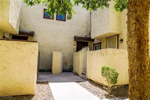 5039 Spencer St #D, Las Vegas, NV 89119