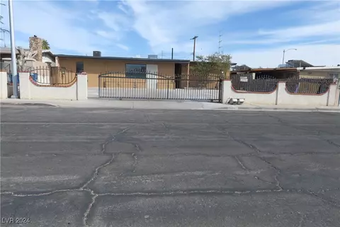 4818 Randall Dr, Las Vegas, NV 89122