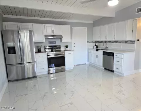 425 N Yale St, Las Vegas, NV 89107