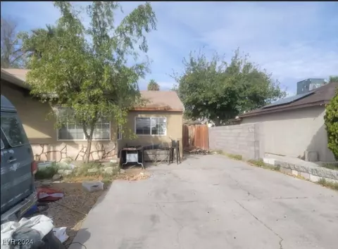 240 S 16th St, Las Vegas, NV 89101