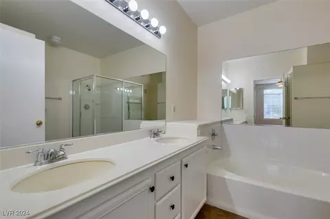 Bath - 2201 Ramsgate Dr #424, Henderson, NV 89074 photo 2 of 3