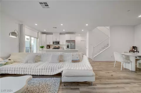 600 N Carriage Hill Dr #1179, Las Vegas, NV 89138