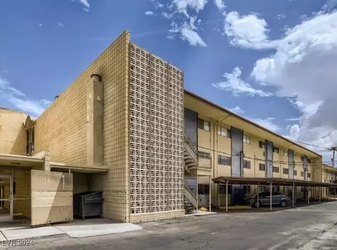 356 E Desert Inn Rd #316, Las Vegas, NV 89109