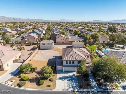 7850 Thunder Echo St, Las Vegas, NV 89131