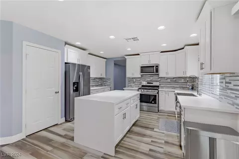 8774 Libertyvale Dr, Las Vegas, NV 89123
