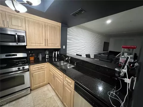 210 E Flamingo Rd #306, Las Vegas, NV 89169