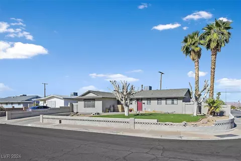 132 Linden St, Henderson, NV 89015