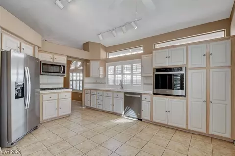 2134 Eaglepath Cir, Henderson, NV 89074 photo 16