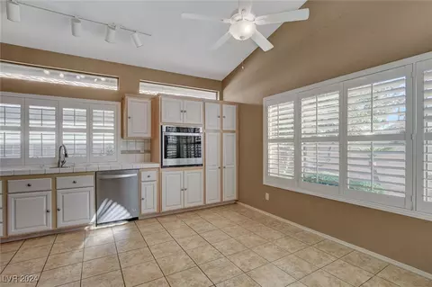 2134 Eaglepath Cir, Henderson, NV 89074 photo 21