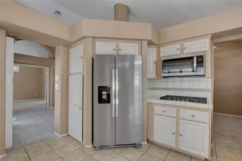 2134 Eaglepath Cir, Henderson, NV 89074 photo 17