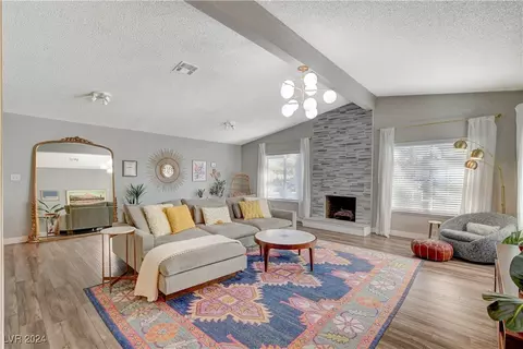 8936 Borla Dr, Las Vegas, NV 89117