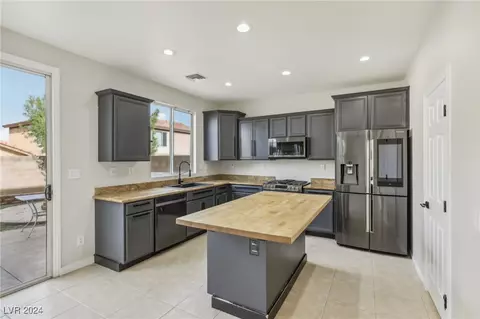 1006 Pecos River Ave, Henderson, NV 89002