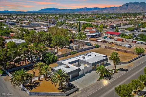 6727 W El Campo Grande Ave, Las Vegas, NV 89130