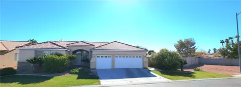 735 Diamond Bend Ave, Las Vegas, NV 89123