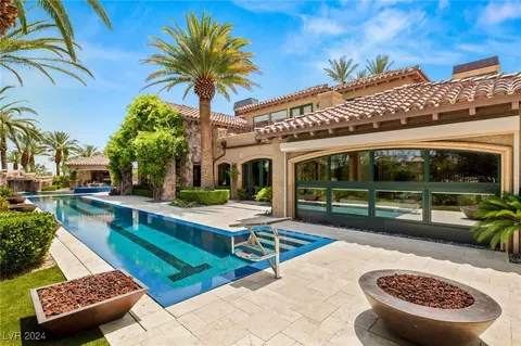 2592 Red Arrow Dr, Las Vegas, NV 89135