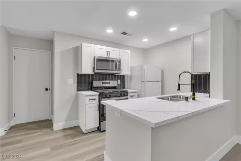 2200 S Fort Apache Rd #2095, Las Vegas, NV 89117