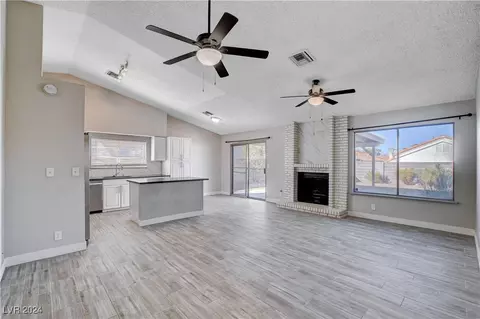 6504 Starcrest Dr, Las Vegas, NV 89108