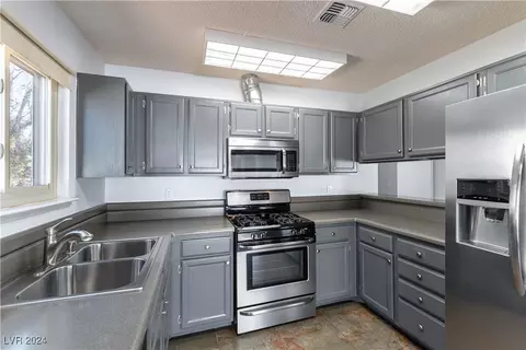 6508 Roy Rogers Dr, Las Vegas, NV 89108