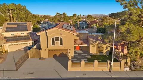 3742 Mcleod Dr, Las Vegas, NV 89121